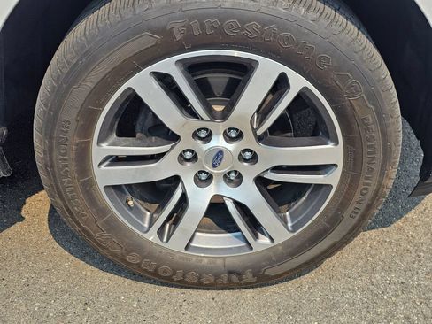 Certified 2023 Ford Expedition Limited AWD/4WD image 9
