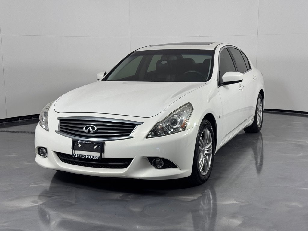 Used 2015 INFINITI Q40 w/ Navigation Package RWD image 7