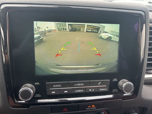 Used 2022 Nissan Frontier SV w/ Technology Package image 31