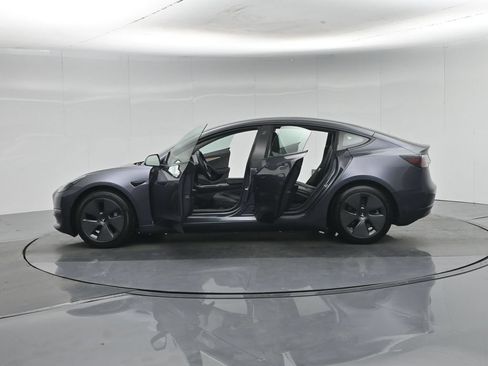 Used 2022 Tesla Model 3 Long Range AWD/4WD image 3