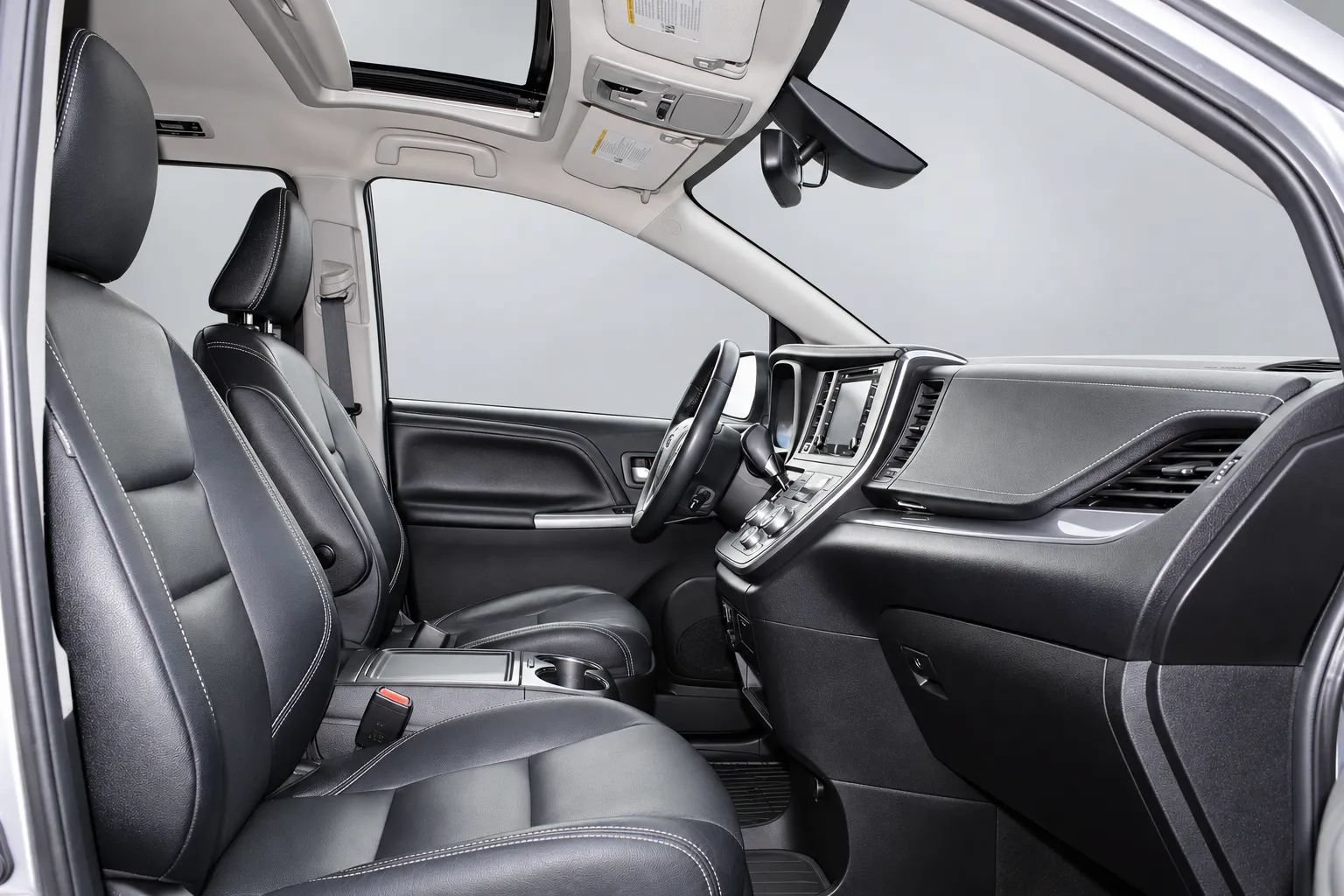 Used 2018 Toyota Sienna SE w/ SE Preferred Package FWD image 24
