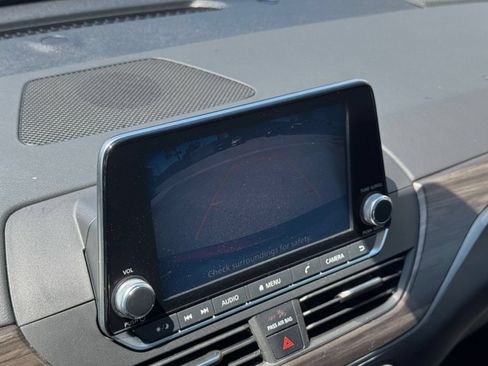 Used 2025 Nissan Altima 2.5 SV FWD image 20