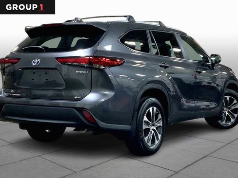 Used 2023 Toyota Highlander XLE image 13