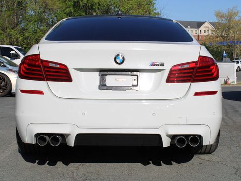 Used 2016 BMW M5 RWD image 5