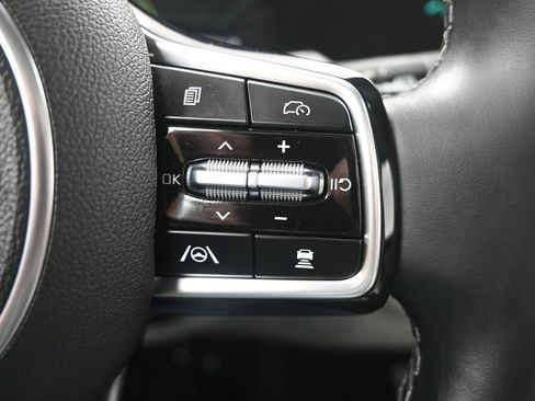 Certified 2025 Kia Sorento EX w/ Panoramic Sunroof Package image 27