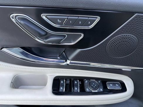 New 2026 Lincoln Corsair Premiere FWD image 9