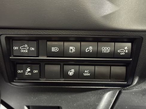 Used 2023 Toyota Tundra Platinum AWD/4WD image 39