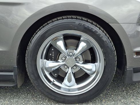 Used 2010 Ford Mustang GT image 8