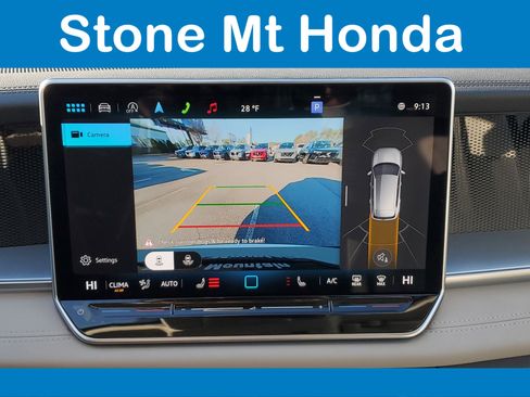 Used 2025 Volkswagen Tiguan SE image 28