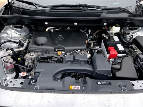 Used 2024 Toyota RAV4 XLE AWD/4WD image 29