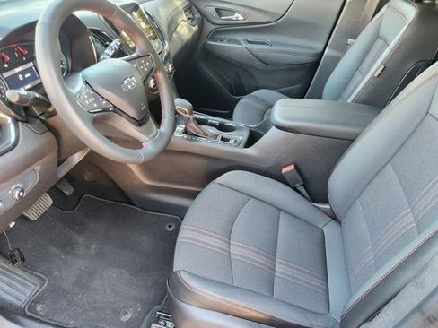 Used 2023 Chevrolet Equinox RS image 4