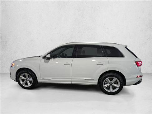 Certified 2025 Audi Q7 Premium w/ Convenience Package image 9