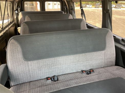 Used 1996 Ford E-350 and Econoline 350 Club Wagon RWD image 13