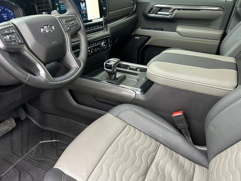 Used 2024 Chevrolet Silverado 1500 ZR2 w/ Technology Package AWD/4WD image 10
