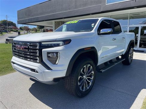 Used 2023 GMC Canyon Denali image 4