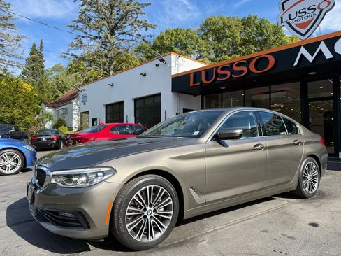 Used 2017 BMW 530i xDrive image 2