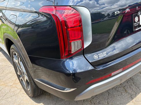 Used 2023 Hyundai Palisade Limited FWD image 17