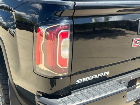 Used 2018 GMC Sierra 1500 Denali w/ Denali Ultimate Package AWD/4WD image 12