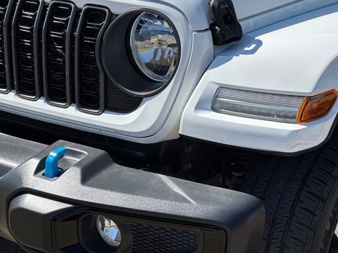 Used 2024 Jeep Wrangler Unlimited AWD/4WD image 53