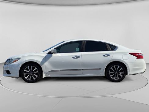 Used 2016 Nissan Altima 2.5 SV FWD image 8