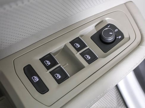 New 2026 Volkswagen Atlas SEL image 33