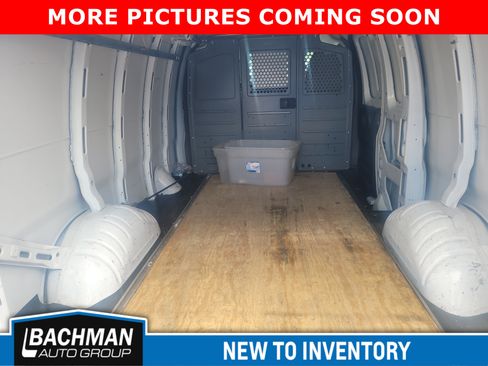 Used 2013 Chevrolet Express 2500 RWD image 12