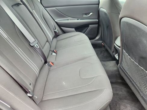 Used 2025 Hyundai Elantra SEL FWD image 31