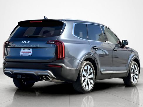 Used 2022 Kia Telluride EX w/ EX Premium Package image 5