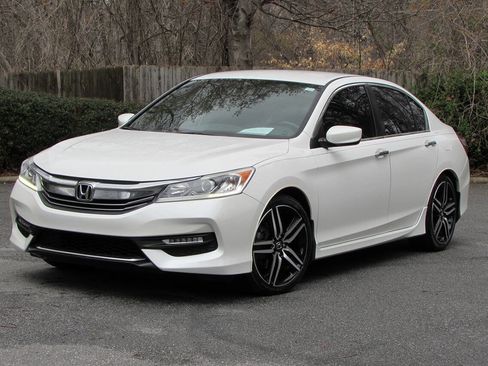 Used 2017 Honda Accord Sport Special Edition image 38
