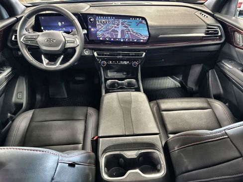 Used 2025 Chevrolet Traverse Z71 w/ Driver Confidence Package image 27