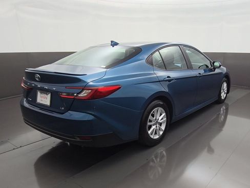 Used 2025 Toyota Camry LE w/ Convenience Package FWD image 7