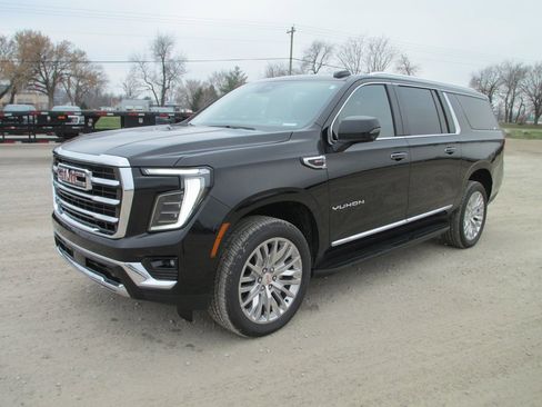 New 2026 GMC Yukon XL Elevation w/ Elevation Premium Package image 8