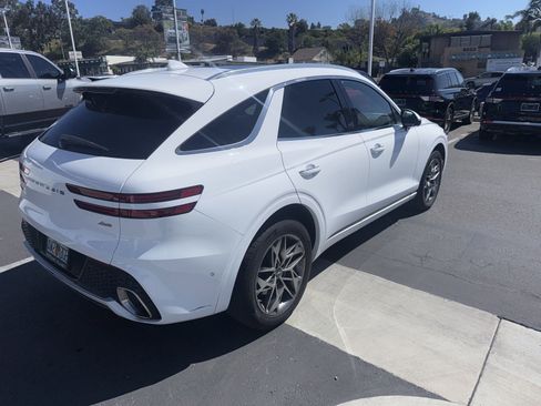 Used 2022 Genesis GV70 2.5T w/ Advanced Package image 12