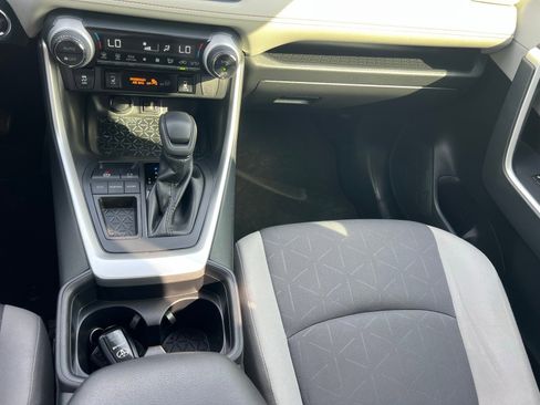 Used 2019 Toyota RAV4 XLE image 33