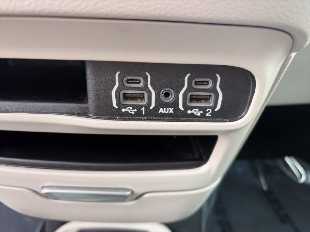 Used 2024 Chrysler Pacifica Touring-L FWD image 59