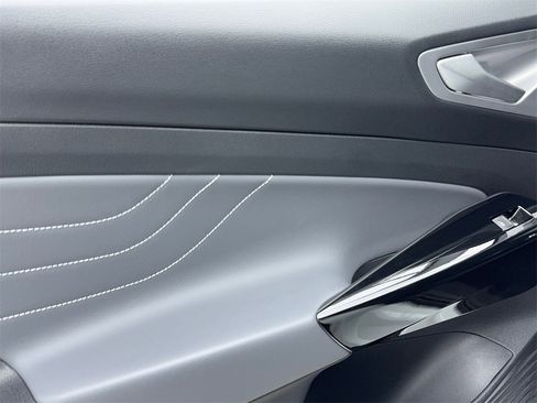 Used 2025 Volkswagen ID.4 Pro S image 45