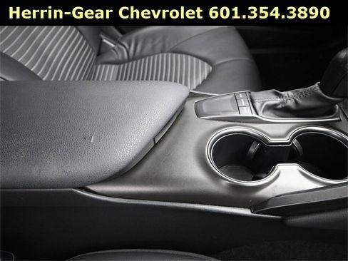 Used 2024 Toyota Camry SE image 28