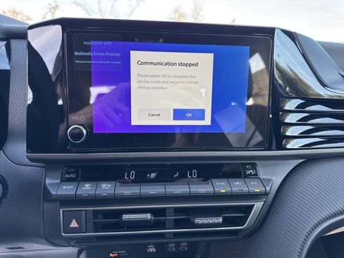 New 2025 Toyota Camry SE w/ Convenience Package FWD image 19