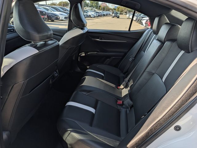 Used 2025 Toyota Camry SE FWD image 27