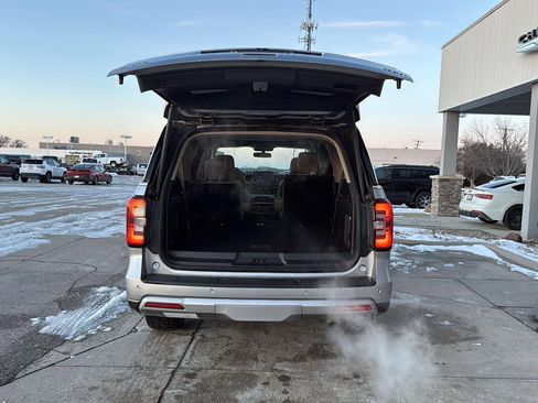 Used 2024 Ford Expedition Max Limited image 4
