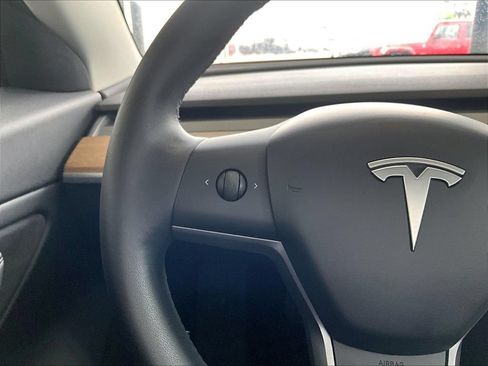 Used 2019 Tesla Model 3 Standard Range Plus RWD image 18