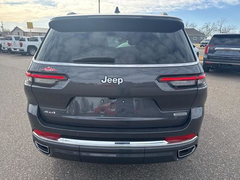 Used 2025 Jeep Grand Cherokee L Overland w/ Trailer Tow Package AWD/4WD image 35