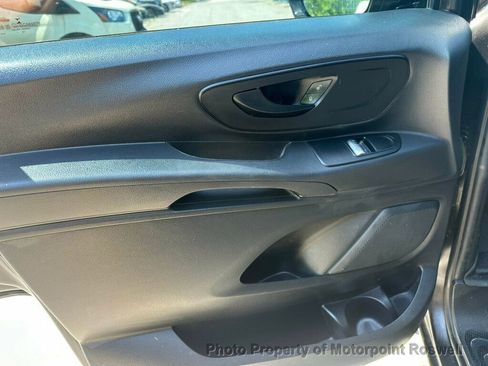 Used 2016 Mercedes-Benz Metris Passenger image 11