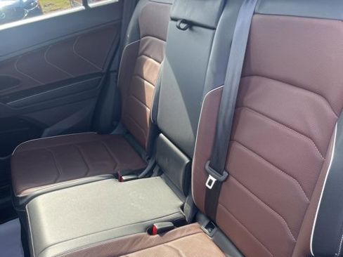 Used 2022 Volkswagen Tiguan SEL R-Line image 20
