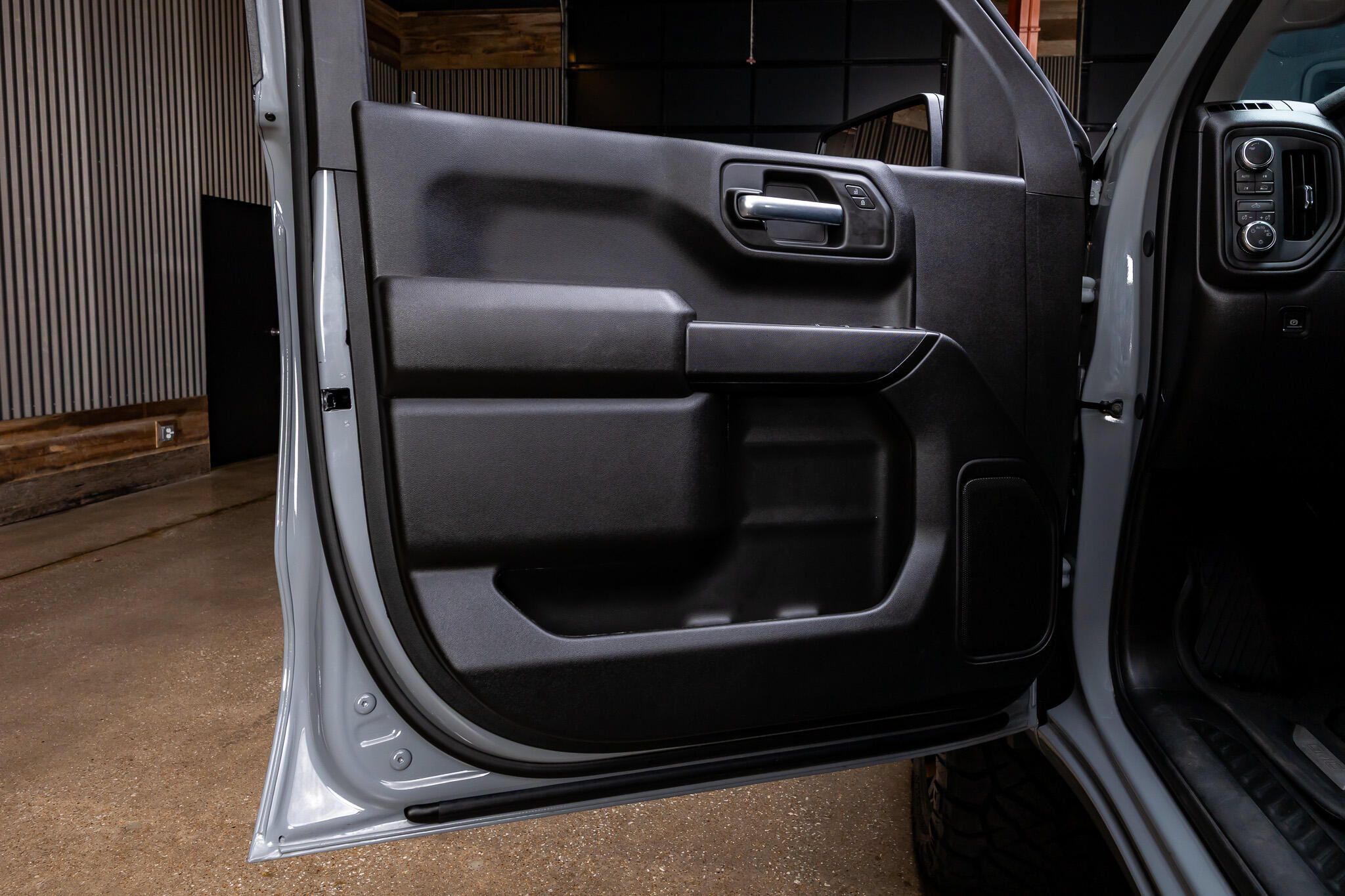 Used 2025 GMC Sierra 1500 Pro w/ Graphite Edition AWD/4WD image 35