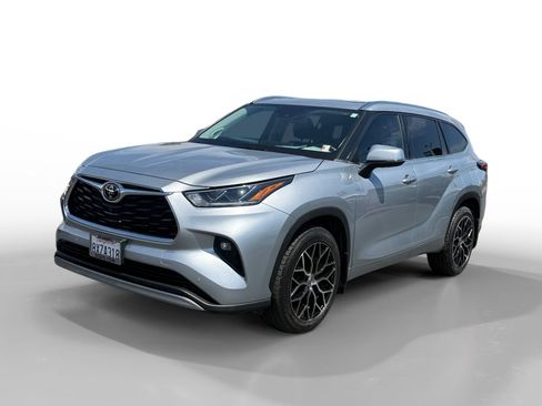 Used 2021 Toyota Highlander Platinum AWD/4WD image 1