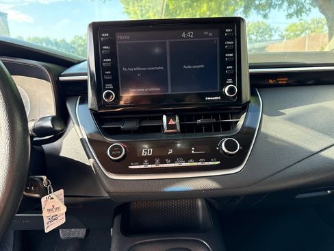 Used 2022 Toyota Corolla LE FWD image 18
