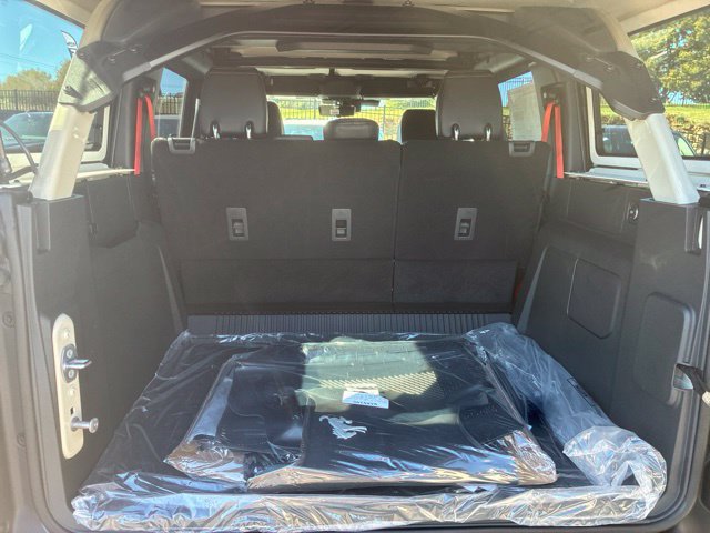 New 2026 Ford Bronco Raptor w/ Interior Carbon Fiber Pack AWD/4WD image 9