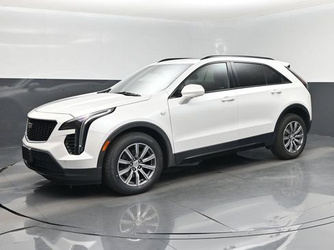 Used 2019 Cadillac XT4 Sport w/ Cold Weather Package FWD image 9
