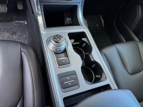 Used 2021 Ford Edge Titanium w/ Class II Trailer Tow Package image 14